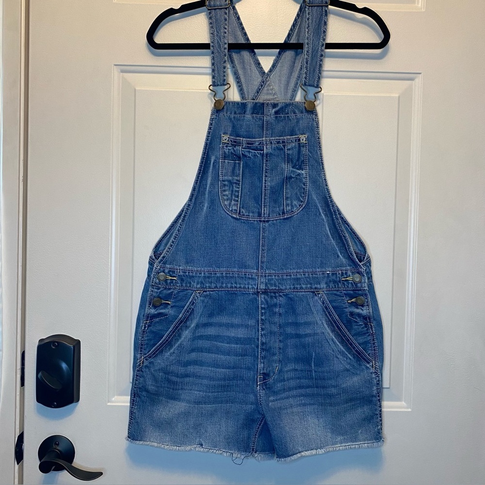 American Eagle Denim Short Overalls Shortalls Size Small Frayed Hem Women’s GUC.